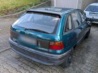 Gebraucht Opel Astra 75 PS (55 kW) 1997 Grün Limousine