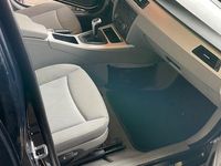 Gebraucht BMW 318 143 PS (105 kW) 2008 Blau Kombi