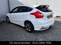Gebraucht Ford Focus ST 250 PS (183 kW) 2013 Weiß Limousine