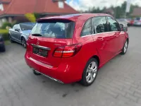 Gebraucht Mercedes B200 136 PS (100 kW) 2017 Rot Kleinwagen