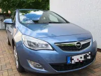 Gebraucht Opel Astra Edition 140 PS (102 kW) 2010 Blau Kleinwagen