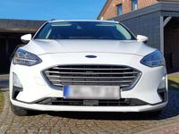 Gebraucht Ford Focus 120 PS (88 kW) 2018 Weiß Kombi