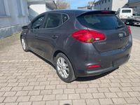 Second-hand Kia Ceed 128 CP (94 kW) 2015 Gri Hatchback