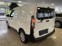 Gebraucht Ford Transit 101 PS (74 kW) 2024 Weiss Kleinwagen