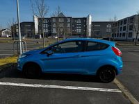 Gebraucht Ford Fiesta 97 PS (71 kW) 2012 Blau Kleinwagen