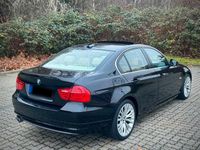 Gebraucht BMW 325 Exclusive 286 PS (210 kW) 2011 Schwarz Limousine