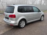 Gebraucht VW Touran Cup 105 PS (77 kW) 2014 Silber Van / Kleinbus