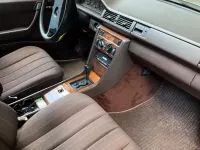 Gebraucht Mercedes E230 132 PS (97 kW) 1989 Silber Limousine