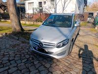 Gebraucht Mercedes B200 156 PS (114 kW) 2016 Silber Van / Kleinbus