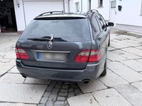 Gebraucht Mercedes E320 Avantgarde 224 PS (164 kW) 2008 Grau Kombi