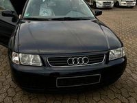 Używany Audi A3 Ambiente 90 KM (66 kW) 1998 Purpurowy Hatchback