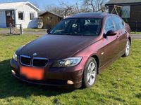 Gebraucht BMW 320 150 PS (110 kW) 2007 Rot Limousine
