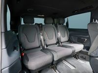 Gebraucht Mercedes V300 237 PS (174 kW) 2024 Grau Van / Kleinbus