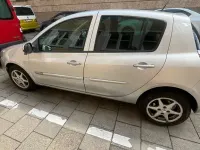 Gebraucht Renault Clio II 103 PS (75 kW) 2011 Silber Limousine