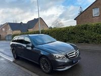 Gebraucht Mercedes E220 Avantgarde 170 PS (125 kW) 2014 Grau Kombi