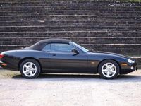Używany Jaguar XK8 284 KM (208 kW) 2001 Czarny Kabriolet