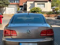 Usado VW Phaeton 239 HP (175 kW) 2011 Dourado Sedan