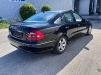 Gebraucht Mercedes E220 Avantgarde 150 PS (110 kW) 2003 Schwarz Limousine