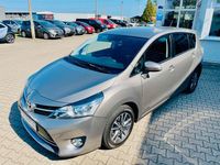 Gebraucht Toyota Verso Comfort 147 PS (108 kW) 2015 Silber Van / Kleinbus