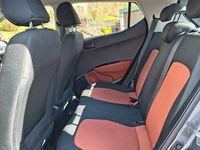 Gebraucht Hyundai i10 Trend 67 PS (49 kW) 2016 Grau Kleinwagen