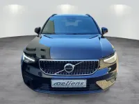 Neu Volvo XC40 Core 163 PS (119 kW) 2026 Onyx black SUV