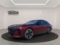 Gebraucht BMW 760 571 PS (419 kW) 2024 Aventurinrot iii metallic Limousine