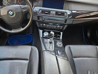 Gebraucht BMW 525 Sport Line 218 PS (160 kW) 2012 Grau Kombi