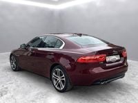 Gebraucht Jaguar XE Prestige 179 PS (131 kW) 2017 Rot Limousine