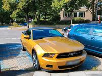 Second-hand Ford Mustang 213 CP (156 kW) 2013 Auriu Cabrio