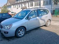 Gebraucht Kia Carens 140 PS (102 kW) 2009 Silber Van / Kleinbus