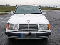 Gebraucht Mercedes E200 105 PS (77 kW) 1989 Weiß Limousine