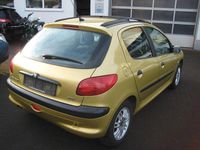 Gebraucht Peugeot 206 Premium 75 PS (55 kW) 2002 Gelb Limousine