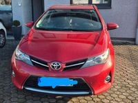 Gebraucht Toyota Auris Comfort 132 PS (97 kW) 2014 Rot Limousine