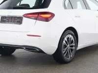 Gebraucht Mercedes A180 Advanced 136 PS (100 kW) 2025 Unilack polarweiß Limousine