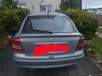 Gebraucht Opel Astra 101 PS (74 kW) 1999 Silber Limousine