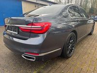 Gebraucht BMW 740 258 PS (189 kW) 2018 Grau Limousine