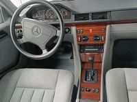 gebraucht Mercedes E220 W124Wenig KM Original Nachweissbar