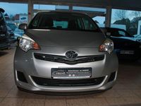 Gebraucht Toyota Verso-S Life 99 PS (72 kW) 2012 Silber Van / Kleinbus