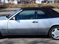 Gebraucht Mercedes E220 150 PS (110 kW) 1997 Silber Cabrio