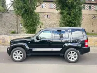 Gebraucht Jeep Cherokee Limited 177 PS (130 kW) 2008 Schwarz SUV