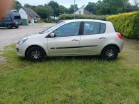 Gebraucht Renault Clio II Initiale 111 PS (81 kW) 2006 Gold Limousine