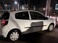 Gebraucht Renault Clio II 75 PS (55 kW) 2009 Weiß Limousine