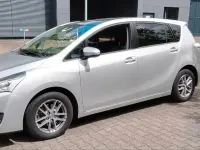 Gebraucht Toyota Verso Skyview Edition 147 PS (108 kW) 2016 Silber Van / Kleinbus