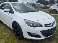 Gebraucht Opel Astra Style 120 PS (88 kW) 2015 Weiß Kombi