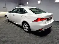 Gebraucht Lexus IS300h 223 PS (164 kW) 2019 Weiß Limousine