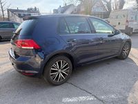 Gebraucht VW Golf VII 110 PS (80 kW) 2016 Blau Kleinwagen
