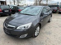 Gebraucht Opel Astra Design Edition 140 PS (102 kW) 2012 Grau Kombi
