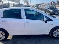Gebraucht Fiat Punto More 69 PS (50 kW) 2018 Weiß Kleinwagen