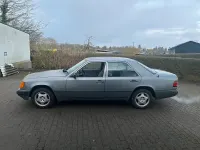 Gebraucht Mercedes E230 132 PS (97 kW) 1987 Silber Limousine