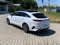Gebraucht Kia ProCeed Comfort 204 PS (150 kW) 2023 Deluxeweiß (hw2) Kombi
